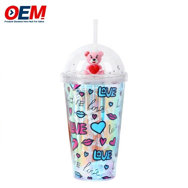 Pabrik kustom PP Double Wall Cup Dengan Jerami OEM Plastik Cup Cute Bear Water Cup