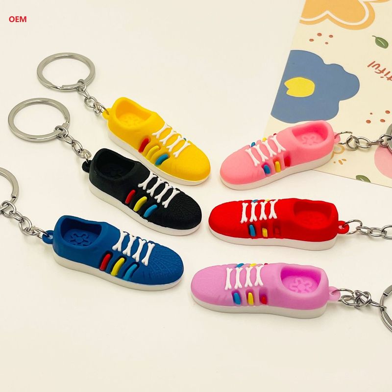 3D Mini Sepatu Keychain Keychain Karakter Dengan Metal Key Ring Custom Plasitc Figure Keychain
