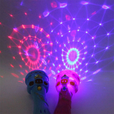 Permainan yang disesuaikan Lampu berkedip Proyeksi Mikrofon nirkabel Torch Bentuk Cute Glow Toy
