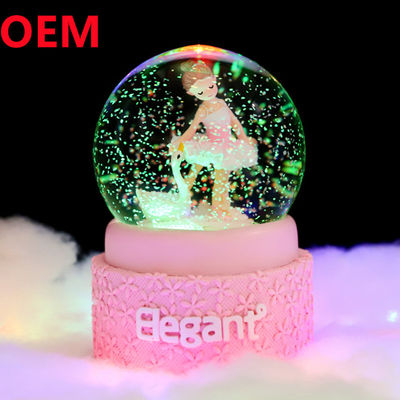 Custom Polyresin Putri Light Up Water Globe Putri Snow Globe Dengan Kotak Musik